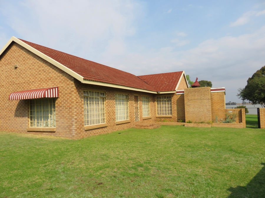 3 Bedroom Property for Sale in Oranjeville Free State